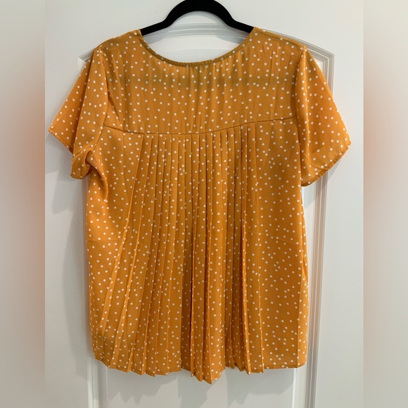 W5 Medium Yellow Flowy Blouse - Picture 2 of 3